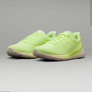 Lululemon NIB Size 7.5 Blissfeel Run 2 Faded Zap Light Ivory Running Sneakers